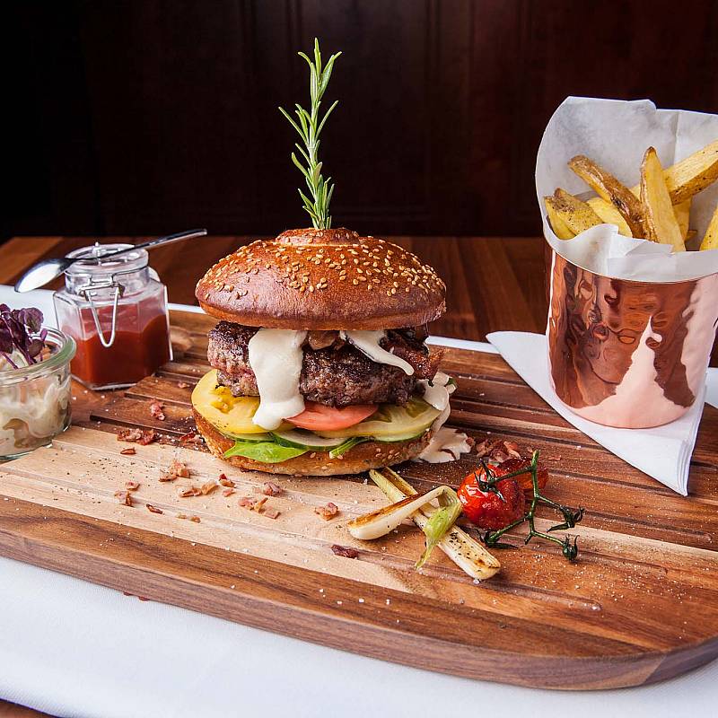 HANDWERK CLASSICS: TASTY BEEF BURGER