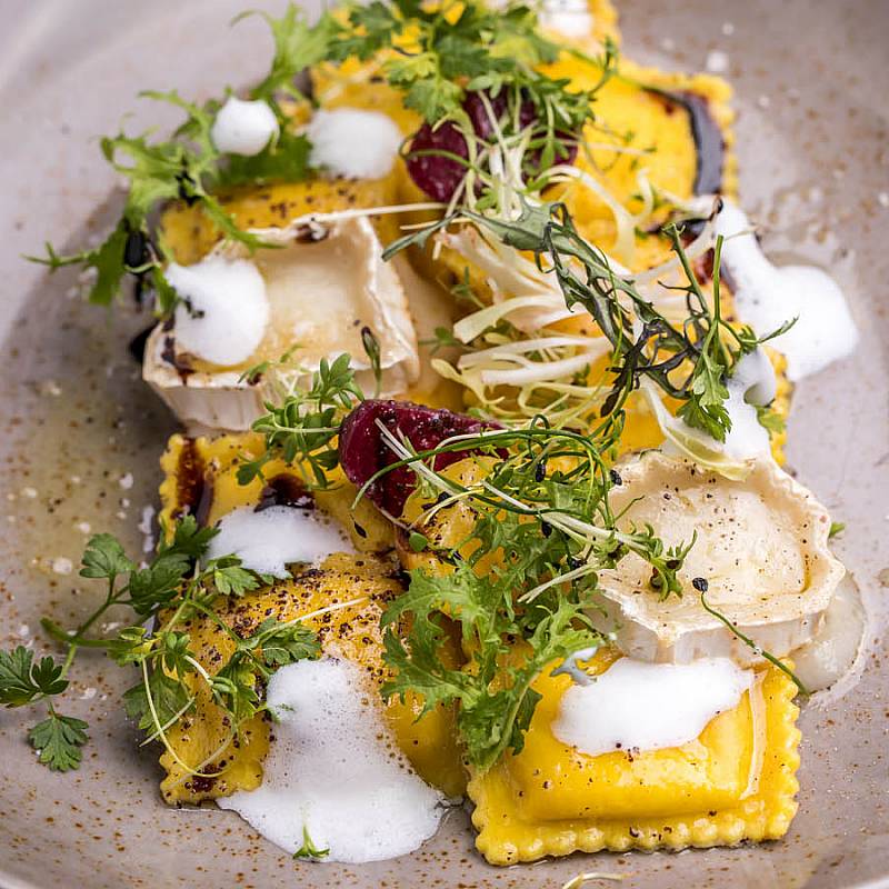 PASTA E BASTA: ZIEGENKÄSE-RAVIOLI & BUNTE RÜBEN