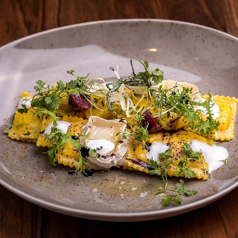 PASTA E BASTA: ZIEGENKÄSE-RAVIOLI & BUNTE RÜBEN